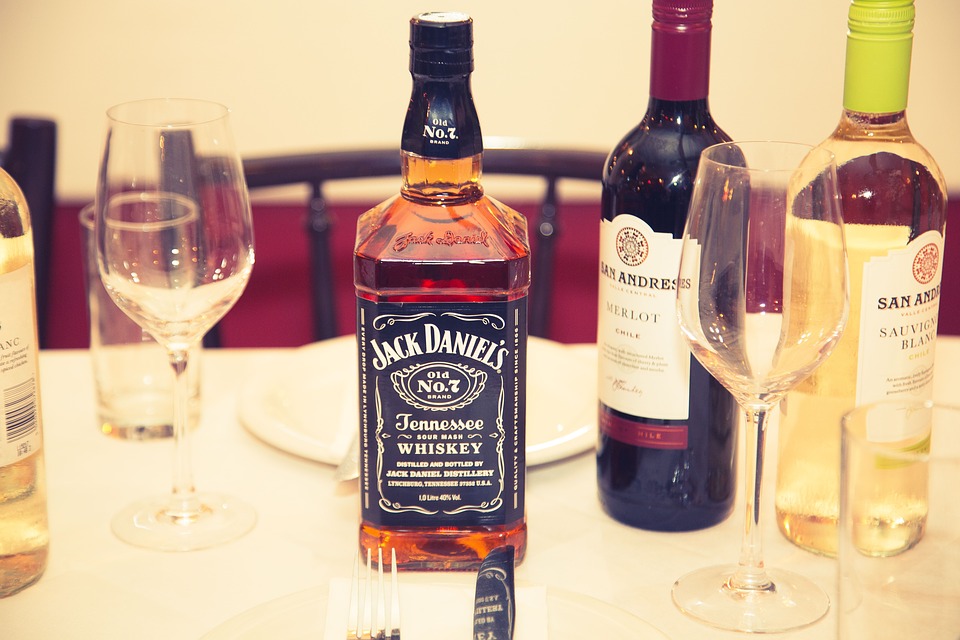 Whiskey vs Scotch vs Bourbon